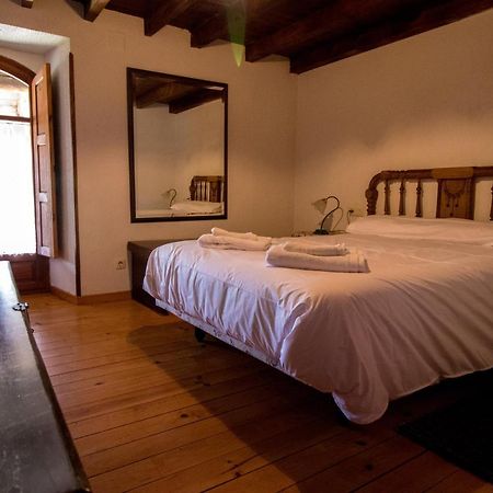 La Casa Del Abuelo Guest House Hoyos del Espino Eksteriør bilde