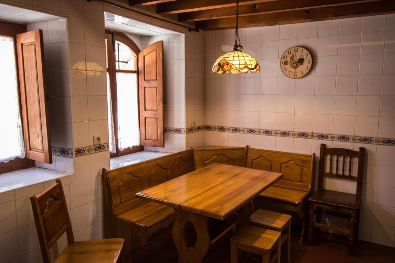 La Casa Del Abuelo Guest House Hoyos del Espino Eksteriør bilde