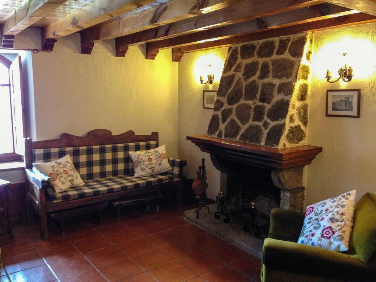 La Casa Del Abuelo Guest House Hoyos del Espino Eksteriør bilde