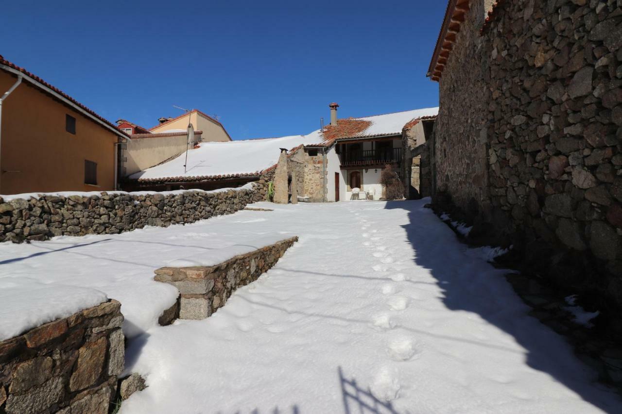 La Casa Del Abuelo Guest House Hoyos del Espino Eksteriør bilde